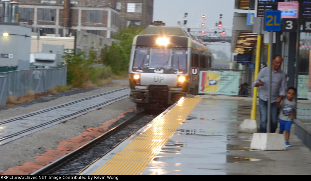 UP Express inbound at Bloor Station